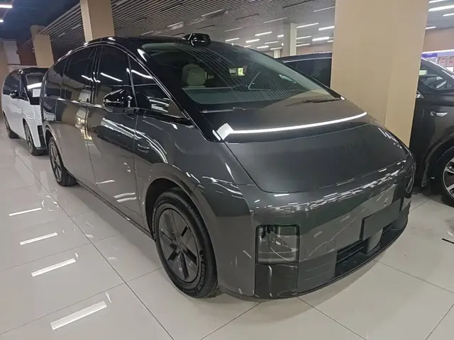 2024 Li Auto MEGA Ultra