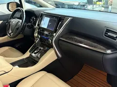2021 Toyota Alphard Hybrid 2.5L Premium, белый — фото 25