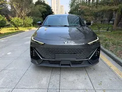 2023 Changan UNI-V 1.5T Premium — фото 1