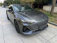 2023 Changan UNI-V 1.5T Premium — фото 3