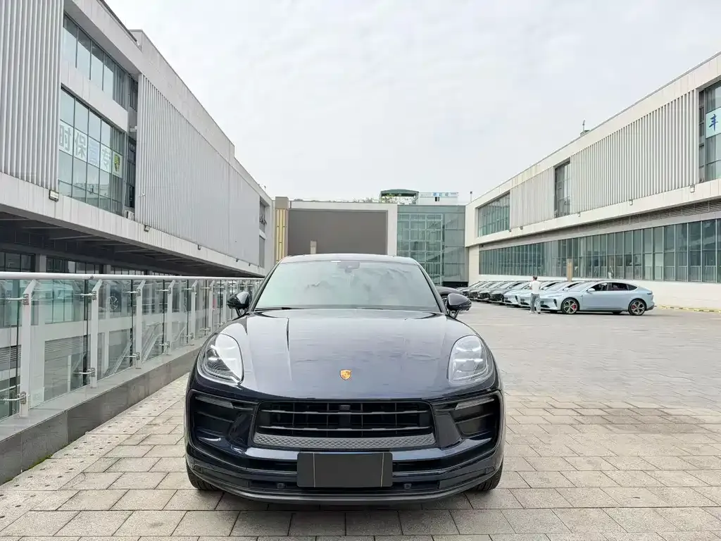 2023 Porsche Macan 2.0T