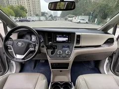 2020 Toyota Sienna 3.5L Mexico Spec, белый — фото 8
