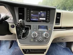 2020 Toyota Sienna 3.5L Mexico Spec, белый — фото 13