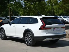 2021 Volvo V90 Cross Country B5 AWD, белый — фото 3