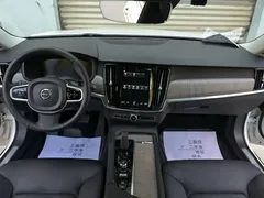 2021 Volvo V90 Cross Country B5 AWD, белый — фото 5