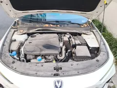 2023 Changan UNI-V 1.5T Premium, белый — фото 16