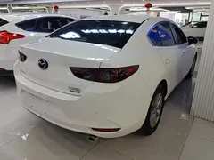 2023 Mazda 3 2.0L AT, белый — фото 3