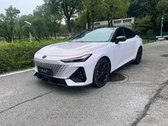 2022 Changan UNI-V 1.5T Premium — фото 1