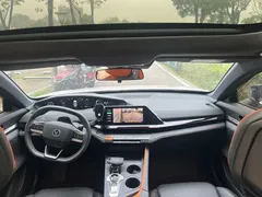 2022 Changan UNI-V 1.5T Premium — фото 9