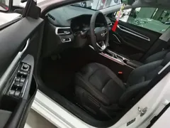 2022 Geely Emgrand 4th Gen 1.5L CVT Premium, белый — фото 16