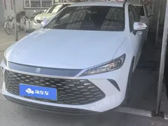 2025 BYD Qin PLUS DM-i PHEV Smart Driving 55km Leading, белый — фото 1