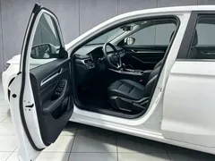 2022 Geely Emgrand 4th Gen 1.5L CVT Premium, белый — фото 5
