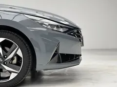 2022 Hyundai Elantra 1.5L CVT LUX Premium — фото 5