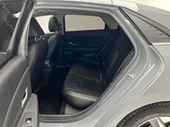 2022 Hyundai Elantra 1.5L CVT LUX Premium — фото 10