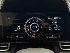 2022 Hyundai Elantra 1.5L CVT LUX Premium — фото 11