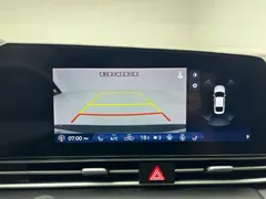 2022 Hyundai Elantra 1.5L CVT LUX Premium — фото 13
