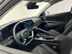 2022 Hyundai Elantra 1.5L CVT LUX Premium — фото 14