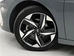 2022 Hyundai Elantra 1.5L CVT LUX Premium — фото 15