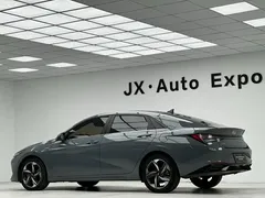 2022 Hyundai Elantra 1.5L CVT LUX Premium — фото 26