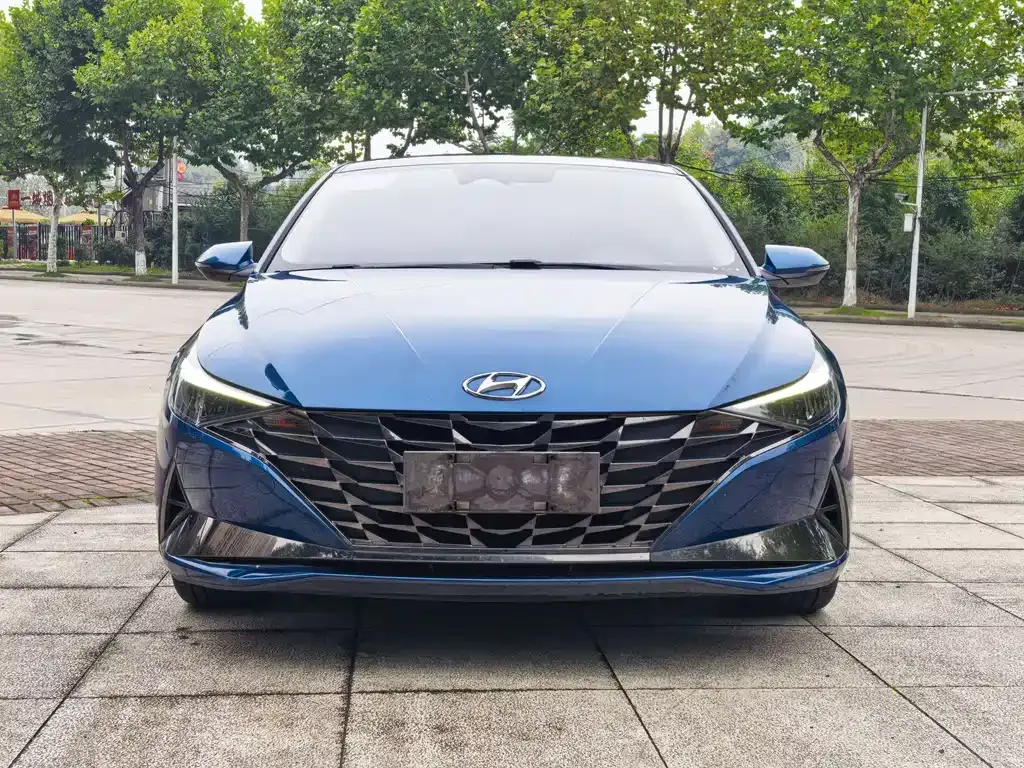 2022 Hyundai Elantra 1.5L CVT LUX Premium