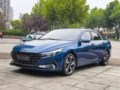 2022 Hyundai Elantra 1.5L CVT LUX Premium, синий — фото 2