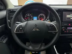 2021 Mitsubishi Outlander 2.0L 2WD 5 Seats, белый — фото 11