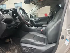 2022 Toyota Wildlander 2.0L CVT 4WD Luxury Plus — фото 8
