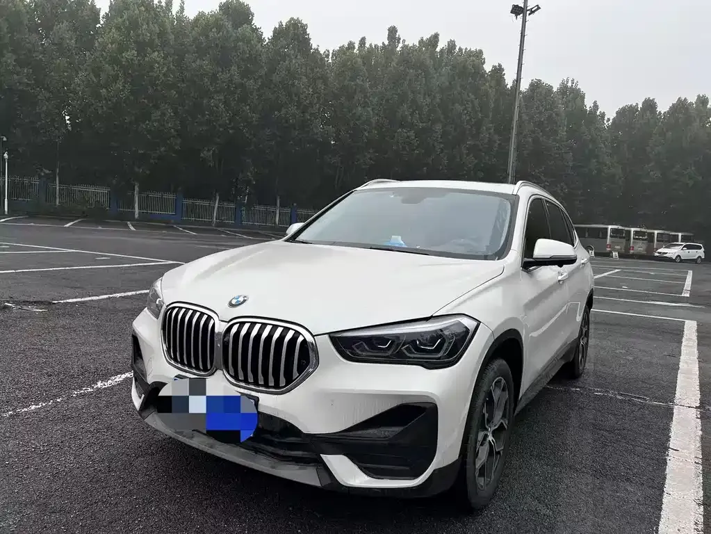 2022 BMW X1