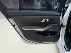 2022 BMW 3 Series 320Li M Sport Package, белый — фото 12