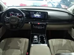 2021 Kia Carnival 2.0T Luxury Tech, чёрный — фото 10