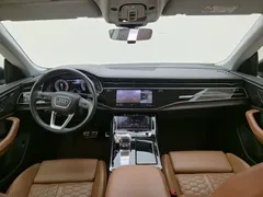 2022 Audi Q8 55 TFSI Luxury Dynamic, чёрный — фото 6
