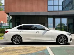 2022 BMW 3 Series 325Li M Sport, белый — фото 16