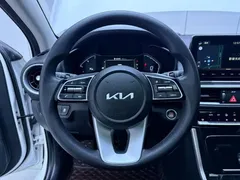 2021 Kia Cerato 1.5L CVT Fashion, белый — фото 11