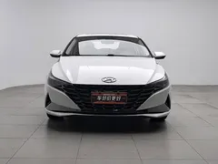 2021 Hyundai Elantra 1.5L CVT LUX Premium, белый — фото 3