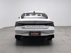 2021 Hyundai Elantra 1.5L CVT LUX Premium, белый — фото 4