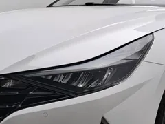 2021 Hyundai Elantra 1.5L CVT LUX Premium, белый — фото 7