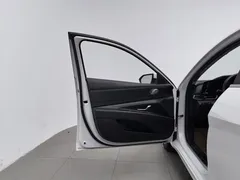 2021 Hyundai Elantra 1.5L CVT LUX Premium, белый — фото 8