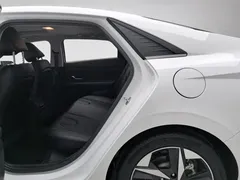 2021 Hyundai Elantra 1.5L CVT LUX Premium, белый — фото 15