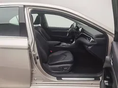 2021 Toyota Camry 2.5G Luxury — фото 23