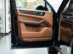 2023 Porsche Cayenne 3.0T Platinum Edition, синий — фото 10