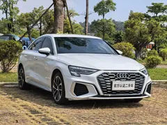 2022 Audi A3L Limousine 35 TFSI Sport, белый — фото 3
