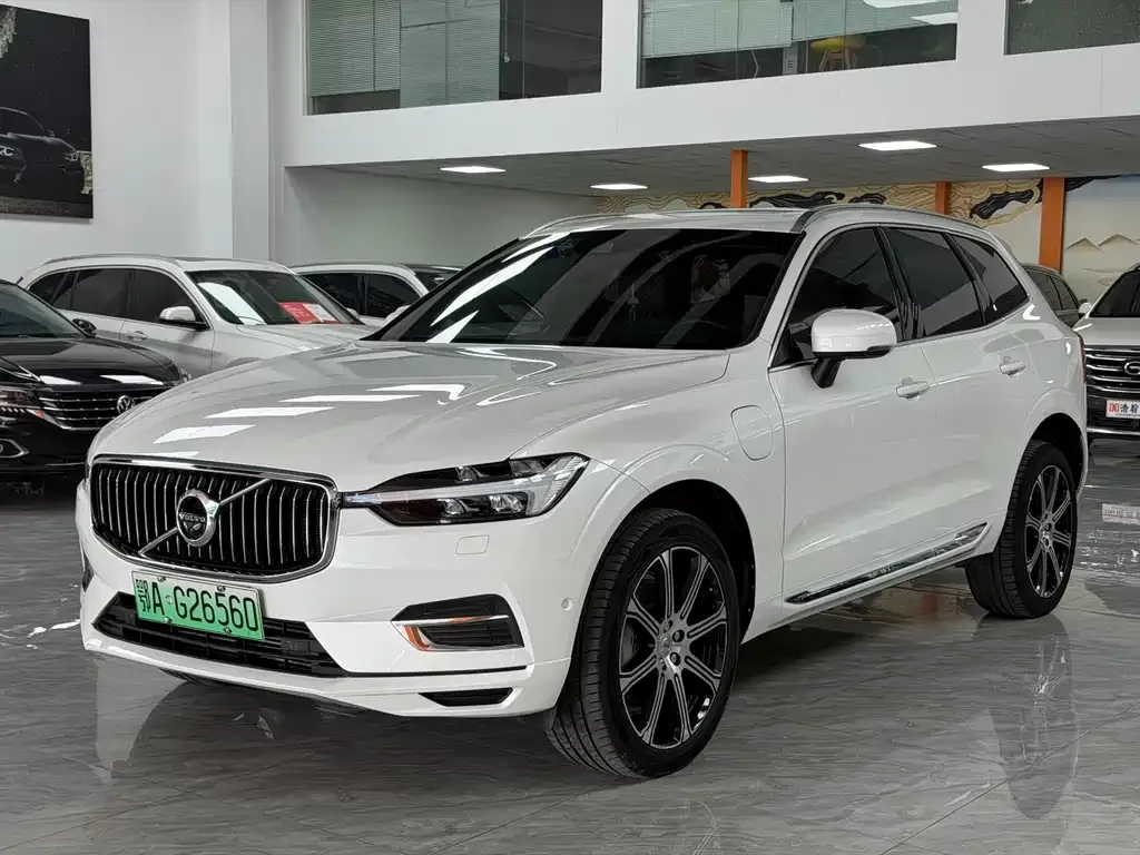 2021 Volvo XC60 T8 PHEV Luxury