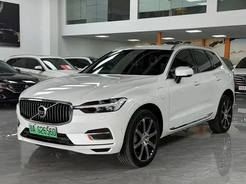 2021 Volvo XC60 T8 PHEV Luxury