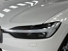 2021 Volvo XC60 T8 PHEV Luxury, белый — фото 5