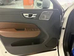2021 Volvo XC60 T8 PHEV Luxury, белый — фото 6