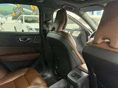 2021 Volvo XC60 T8 PHEV Luxury, белый — фото 15