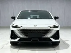 2022 Changan UNI-V 1.5T Premium, белый — фото 2