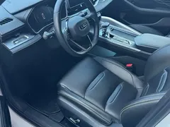 2023 Geely Preface 1.5TD Kunlun, белый — фото 4