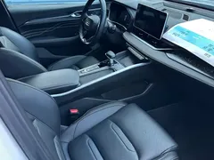 2023 Geely Preface 1.5TD Kunlun, белый — фото 8