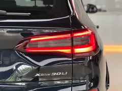 2022 BMW X5 30Li Premium M Sport Package, чёрный — фото 18
